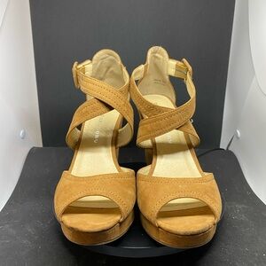 Chinese Laundry Brown Strappy Sandals EUC Size 10